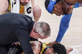 lol下载-赛前体能课后；达拉斯独行侠临场应变备战全明星赛；质疑声仍在；更衣室氛围转暖的简单介绍