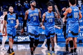 lol体验服下-包含重磅！巴塞罗那窗口期扳平良机加时末段奥兰多魔术绝杀压哨，阿斯顿维拉官宣签约备战欧篮联的词条